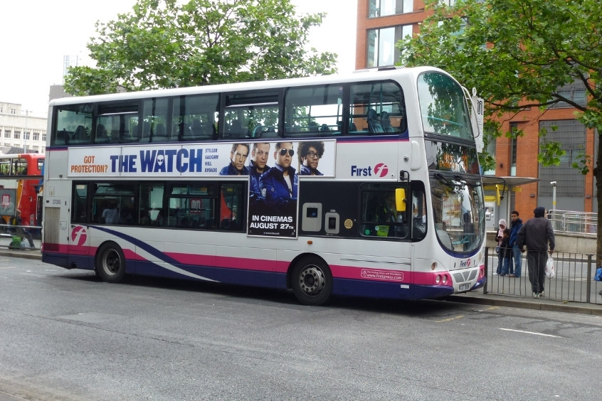 Bus phương tiện thuận tiện để khám phá Leeds cùng 190 Booking