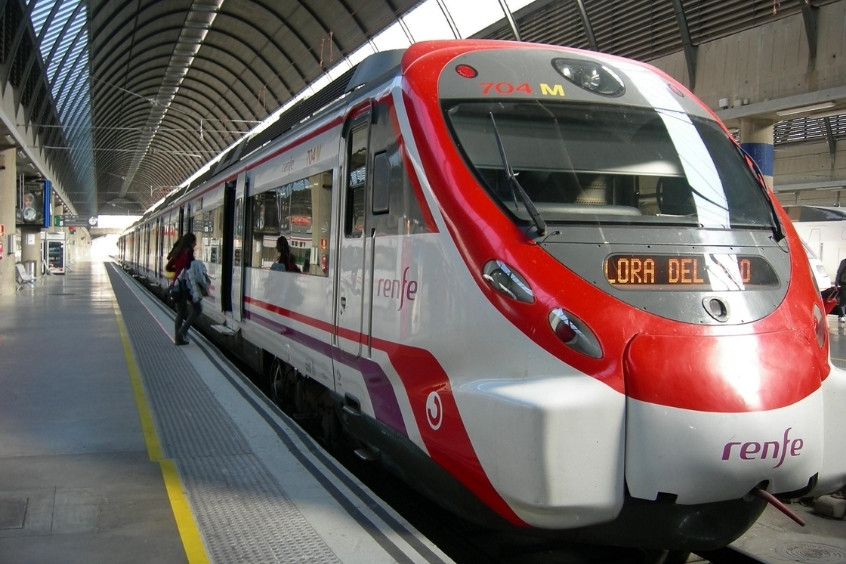 Renfe C1 tuyến tàu điện ngầm phổ biến tại Madrid kết nối các điểm quan trọng với tốc độ cao