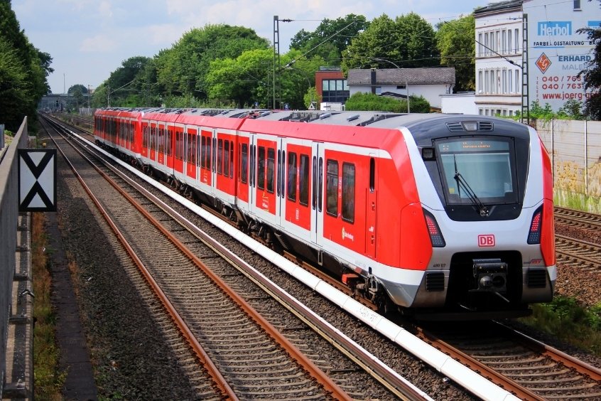 Dịch vụ tàu S Bahn hiện đại đúng giờ sạch sẽ và thuận tiện cho việc di chuyển hàng ngày