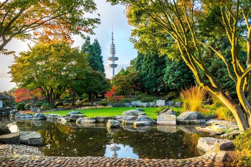 Planten un Blomen công viên nổi tiếng ở Hamburg thu hút du khách bởi cảnh quan xanh mát vườn thực vật phong phú 