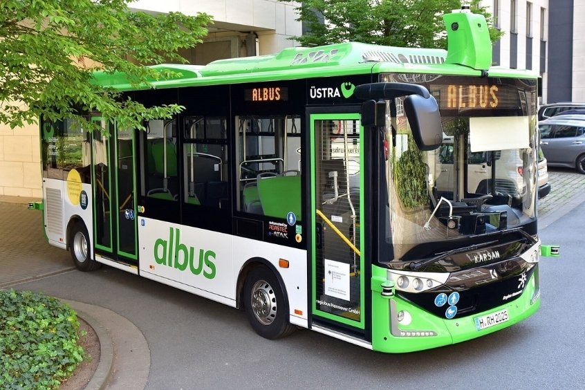 Xe buýt là lựa chọn di chuyển thuận tiện chi phí hợp lý phù hợp