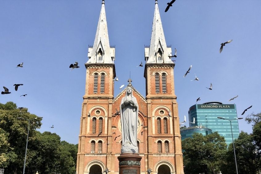 Địa điểm check in và cà phê vỉa hè phổ biến tại TP. Hồ Chí Minh