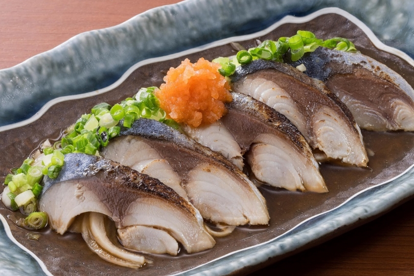 Món hải sản Irohanihoheto, đặc sản Hokkaido Kushiro, Nhật Bản, với các nguyên liệu tươi ngon.