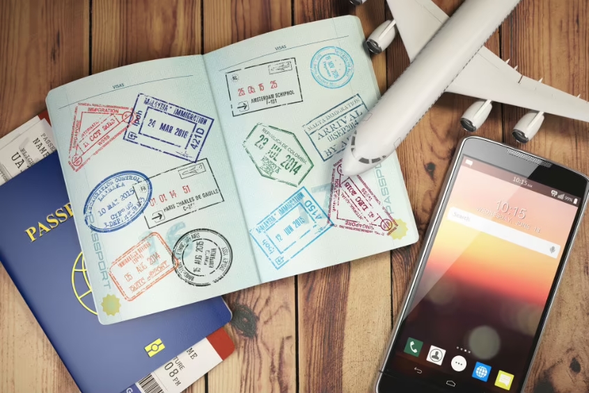 Hộ chiếu, vé máy bay và điện thoại di động, chuẩn bị cho chuyến bay quốc tế đến Memanbetsu.