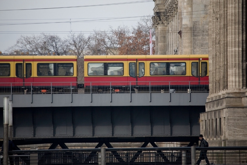 Hướng dẫn cách di chuyển từ sân bay Frankfurt vào trung tâm thành phố bằng hệ thống tàu điện tiện lợi (Nguồn: Internet)