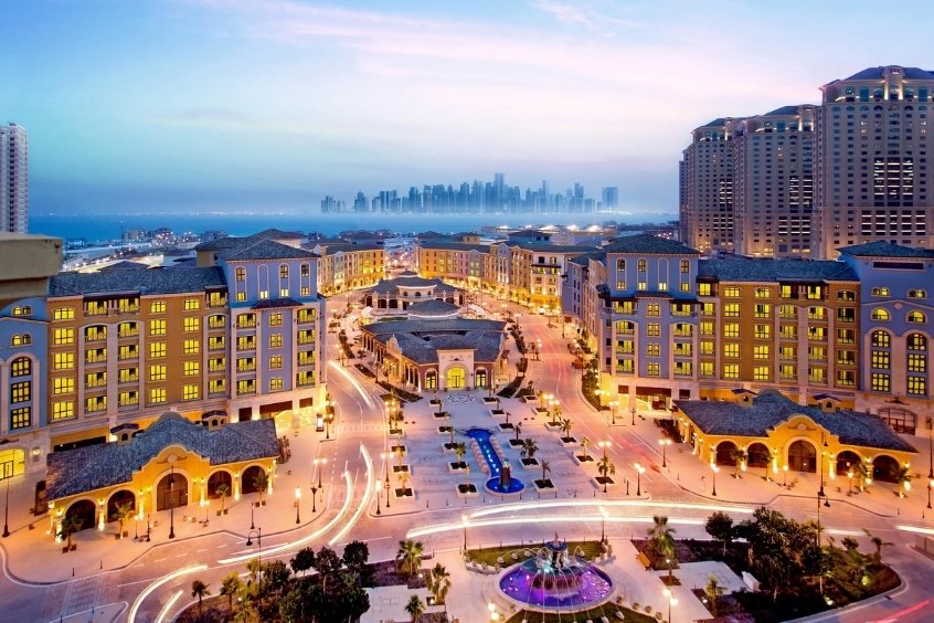 Hòn đảo nhân tạo The Pearl, điểm đến nổi tiếng tại Doha với kiến trúc độc đáo, sang trọng giữa làn mây bồng bềnh (Nguồn: Internet)