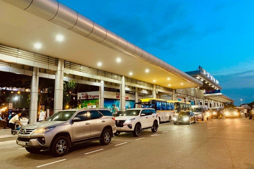 Di chuyển dễ dàng vào trung tâm thành phố với các phương tiện có sẵn tại sân bay