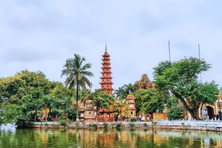 Hà Nội thu hút du khách với những công trình kiến trúc cổ xưa