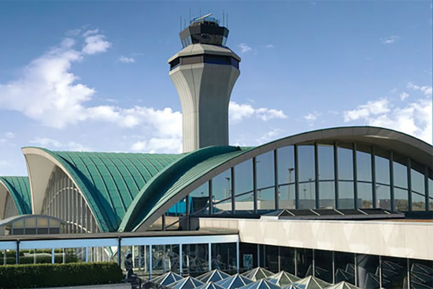 Sân bay quốc tế Lambert-St.Louis là điểm khởi đầu cho chuyến bay đi Hà Nội