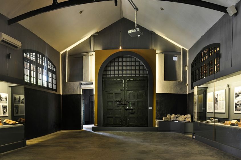 Bên trong nhà tù Hỏa Lò - Nơi ghi lại những dấu ấn của các chiến sĩ Việt Nam