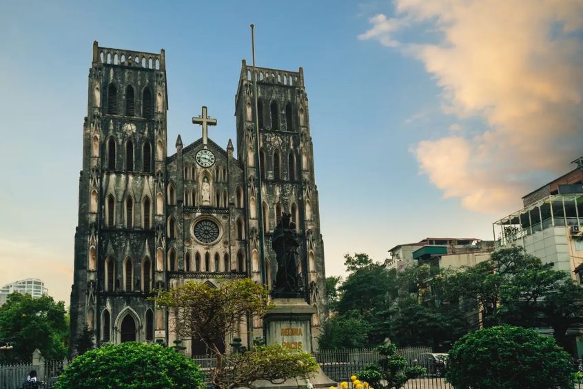 Nhà thờ lớn Hà Nội - Một trong những điểm đến lý tưởng khi ghé thăm thủ đô của Việt Nam