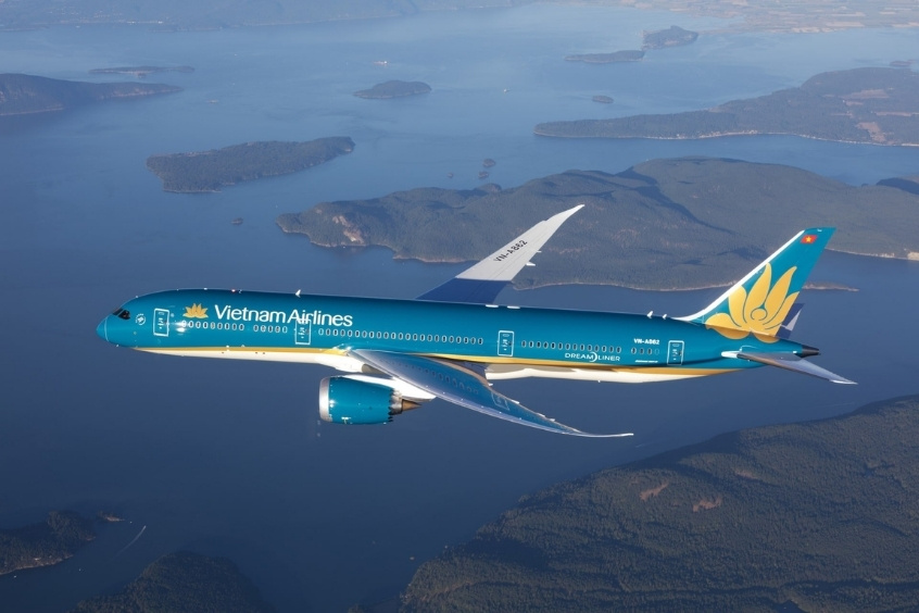 Hãng Vietnam Airlines khai thác chuyến bay Buôn Ma Thuột đi Côn Đảo.          Ask ChatGPT