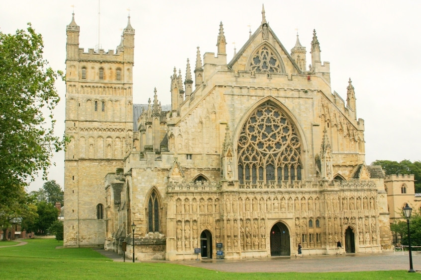 Nhà thờ Exeter Cathedral với kiến trúc Gothic cổ kính