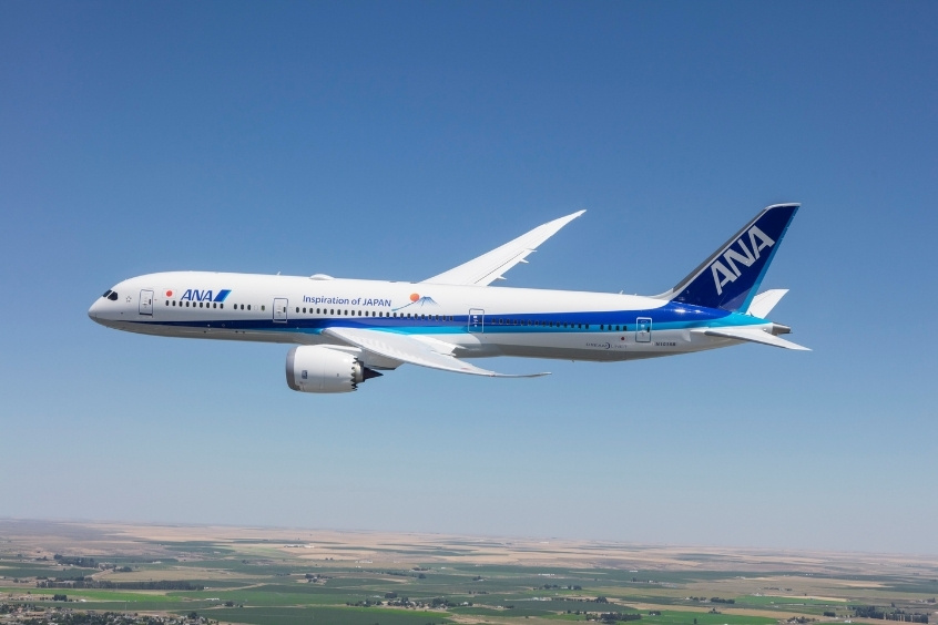 Máy bay Boeing 787 của hãng hàng không All Nippon Airways bay từ Hà Nội đi iwakuni