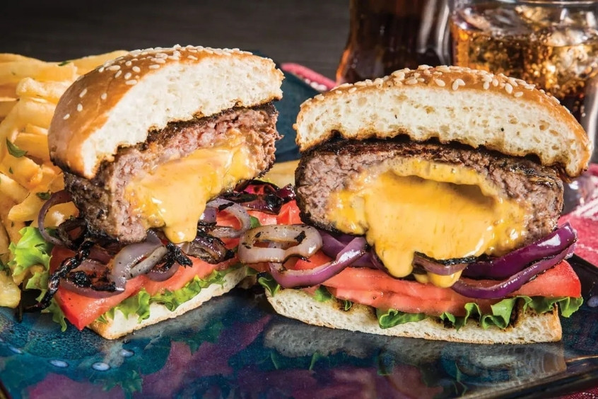 Juicy Lucy Juicy Lucy – Chiếc burger trứ danh của Minneapolis