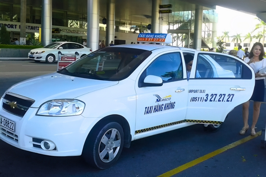 Di chuyển từ sân bay về trung thành phố bằng taxi sân bay