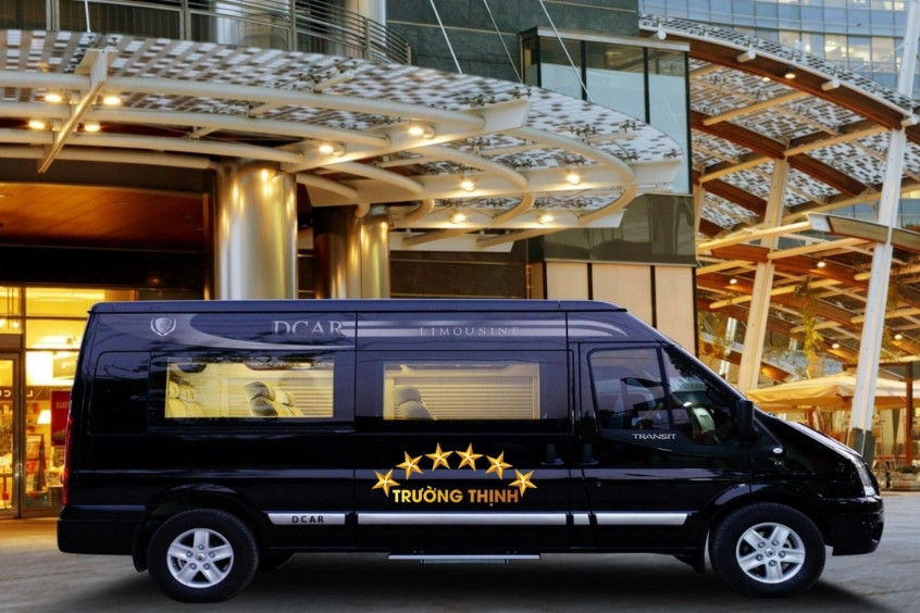 Di chuyển giữa trung tâm thành phố và sân bay bằng xe limousine
