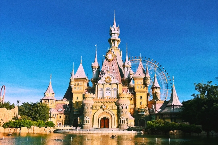 Khu vui chơi VinWonders Phú Quốc nổi bật với lâu đài cổ tích và khu trò chơi cảm giác mạnh