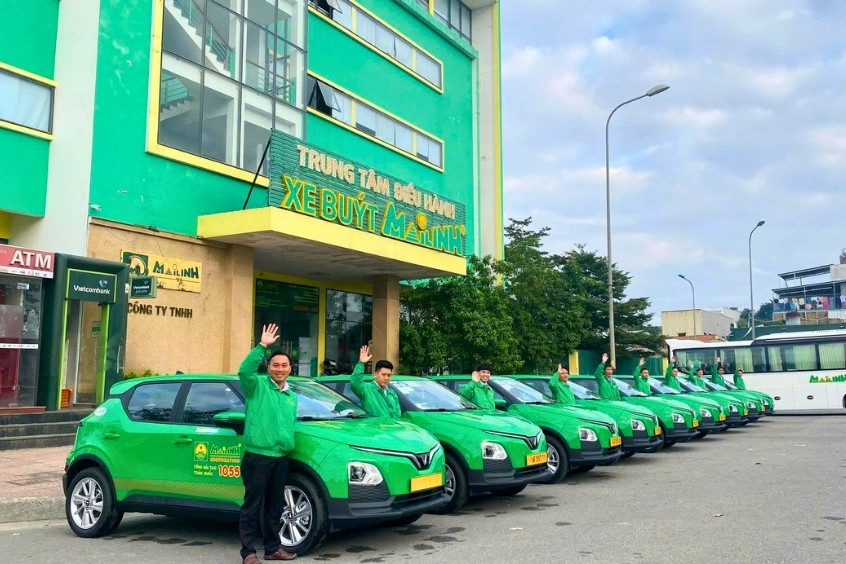 Taxi Mai Linh phục vụ đưa đón khách giữa sân bay và trung tâm thành phố