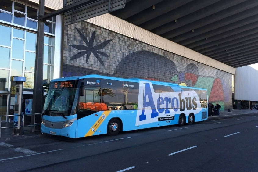 Xe buýt tiện lợi khi đặt vé Hà Nội – Aberdeen và nối chuyến tại Barcelona cùng 190Booking