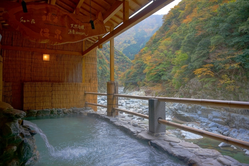 Suối nước nóng Kurokawa Onsen nổi tiếng tại Kumamoto