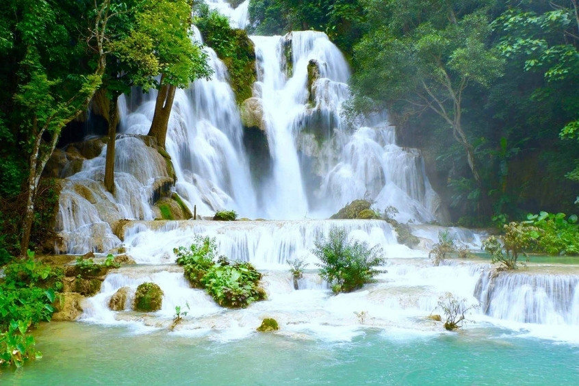Thác Kuang Si nhiều tầng thác đổ mềm mại tại Luang Prabang