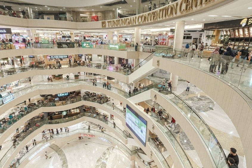 Tunjungan Plaza với hệ thống trung tâm mua sắm nhiều tầng, uy tụ hàng trăm thương hiệu quốc tế, nhà hàng và khu giải trí cao cấp
