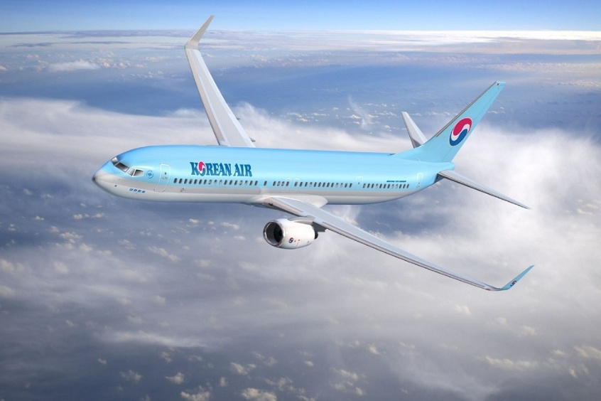 Máy bay Korean Air đang chuẩn bị cất cánh tại sân bay
