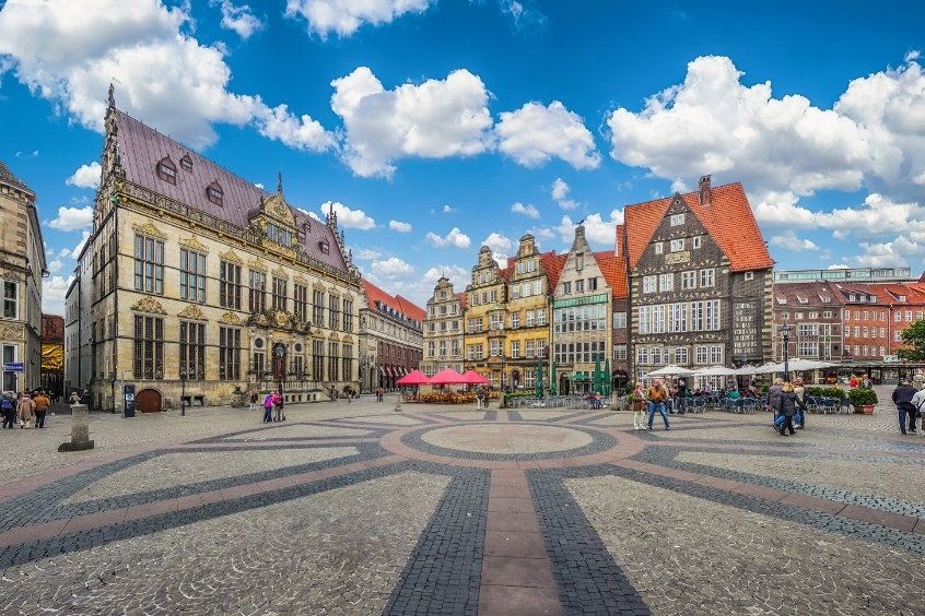 Quảng trường Chợ Bremen với kiến trúc cổ kính và không gian nhộn nhịp tại trung tâm thành phố Bremen