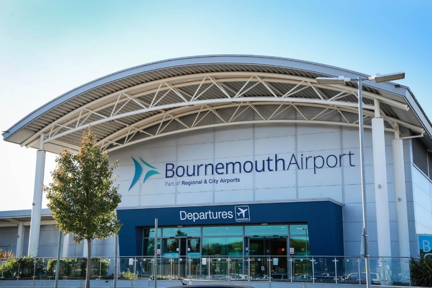 Nhà ga sân bay Bournemouth với kết nối dễ dàng đến trung tâm thành phố Bournemouth