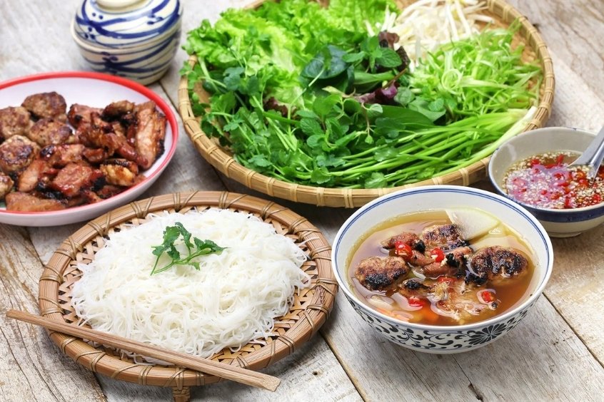 Bún chả là món ăn đặc trưng của ẩm thực Hà Nội