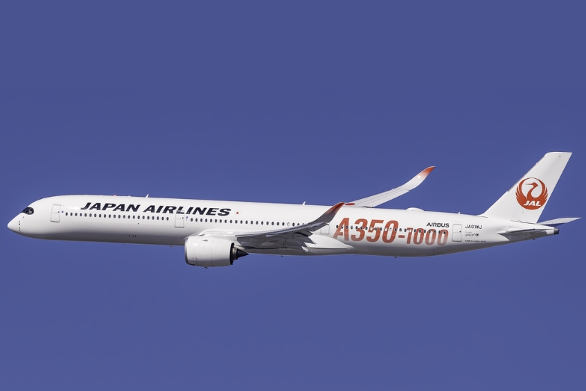 Japan Airlines là hãng hàng không quốc gia Nhật Bản, nổi bật với dịch vụ chất lượng cao và mạng bay rộng khắp toàn cầu.
