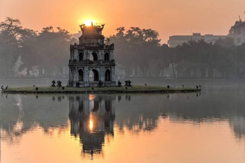 Hà Nội giữ riêng cho mình một vẻ đẹp yên bình giữa nhịp sống hối hả