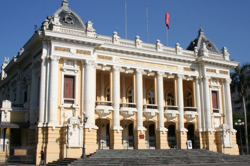 Kiến trúc tân cổ điển Pháp độc đáo, mang đậm phong cách của Nhà hát Opéra Garnier ở Paris