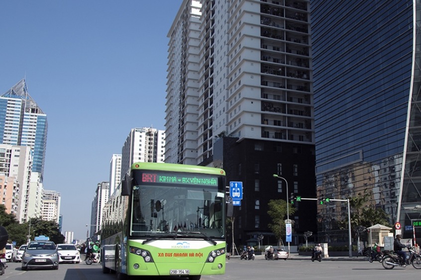 Các phương tiện giao thông công cộng đang ngày càng phổ biến tại Việt Nam