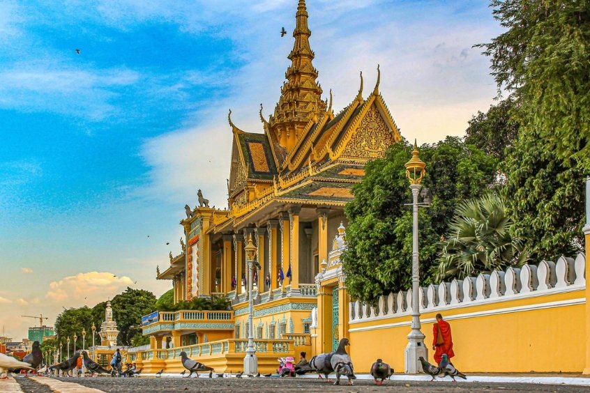 Thành phố Phnom Penh với kiến trúc pha trộn truyền thống và hiện đại.