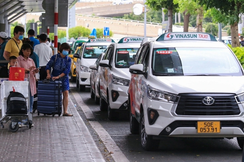 Di chuyển bằng taxi tại Phú Quốc - Phương tiện tiện lợi để di chuyển khám phá đảo ngọc (Nguồn: Internet)