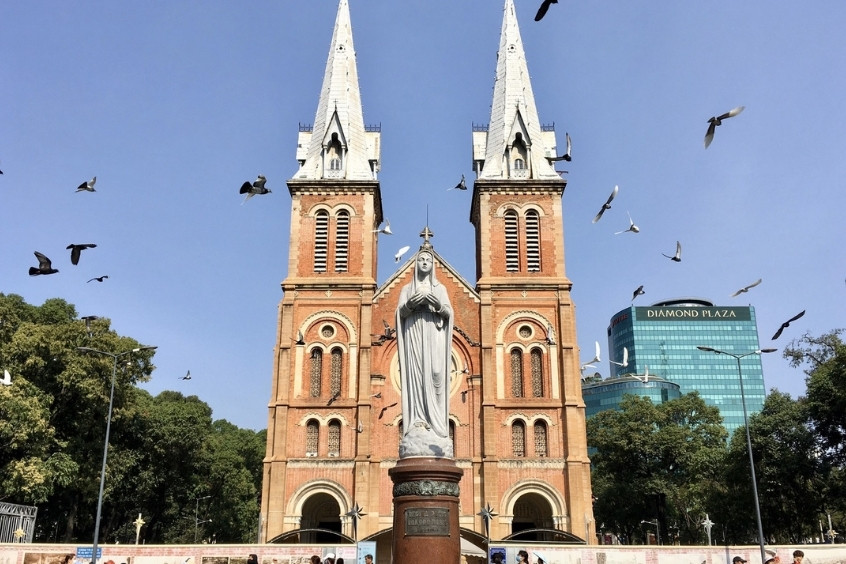 Nhà thờ Đức Bà – Biểu tượng tôn giáo và du lịch không thể bỏ lỡ ở TP. Hồ Chí Minh