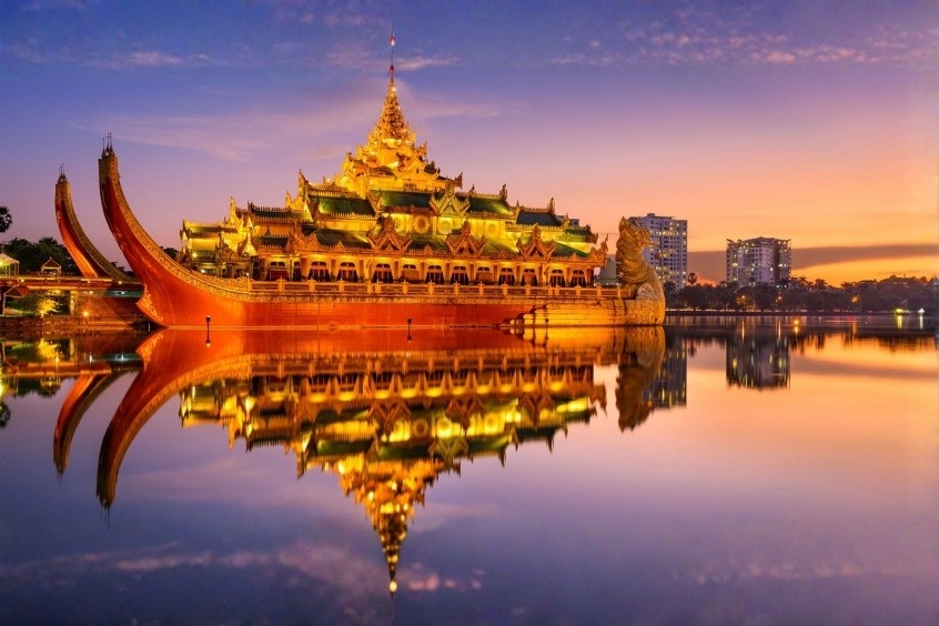 Vé máy bay đi Yangon - Cung điện Karaweik một công trình kiến trúc nổi tiếng ở Yangon