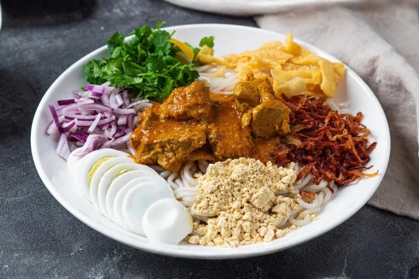 Nan Gyi Thoke - Món mì trộn truyền thống của Myanmar 