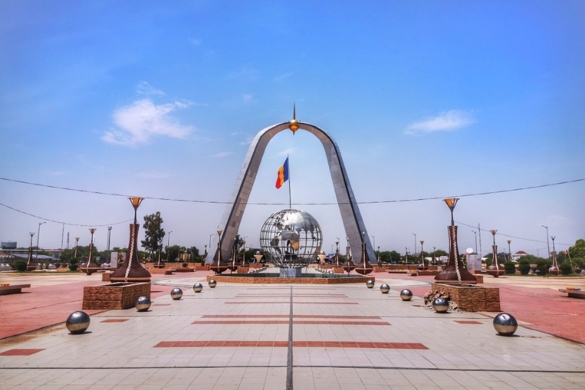 Đài tưởng niệm Độc lập ở N'Djamena, Chad