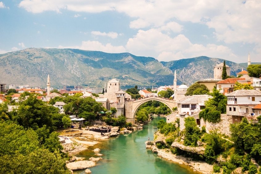Du lịch trọn vẹn, chi phí tiết kiệm cùng Vé máy bay đi Bosnia and Herzegovina tại 190 Booking