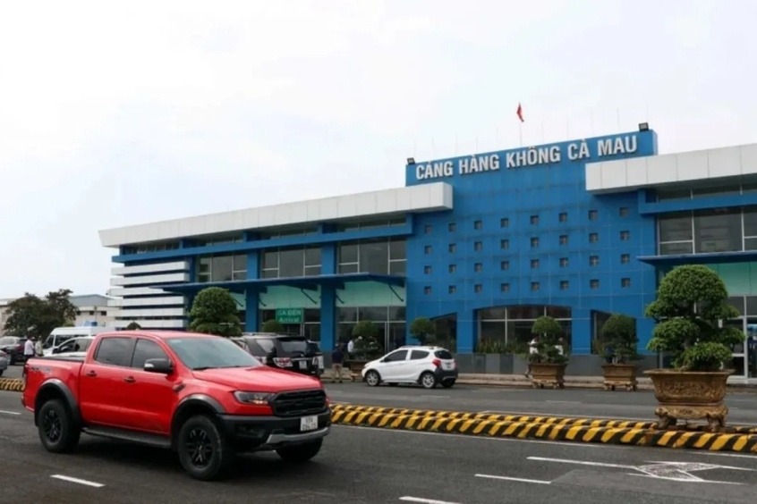 Bên ngoài khu vực sân bay Cà Mau