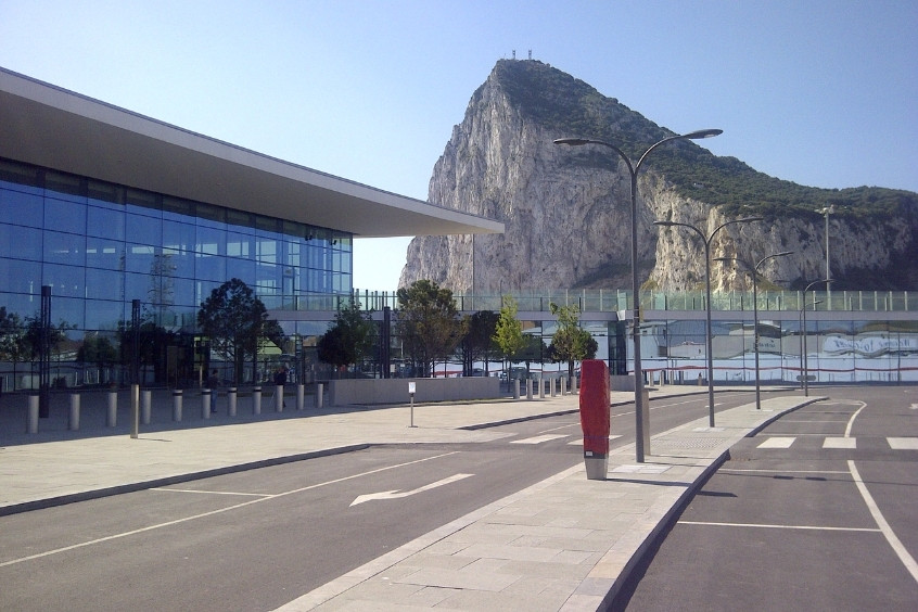 Vé máy bay đi Gibraltar
