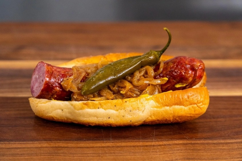 Maxwell Street Polish Sausage - Món ăn nổi tiếng tại Chicago mà du khách không thể bỏ lỡ