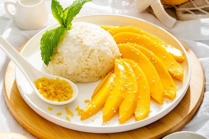 Xôi xoài  - Món tráng miệng truyền thống phổ biến ở Thái Lan  