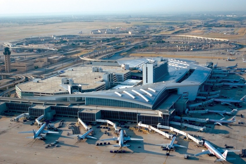 Sân bay quốc tế Dallas-Fort Worth DFW là sân bay lớn thứ hai ở Hoa Kỳ về diện tích đất