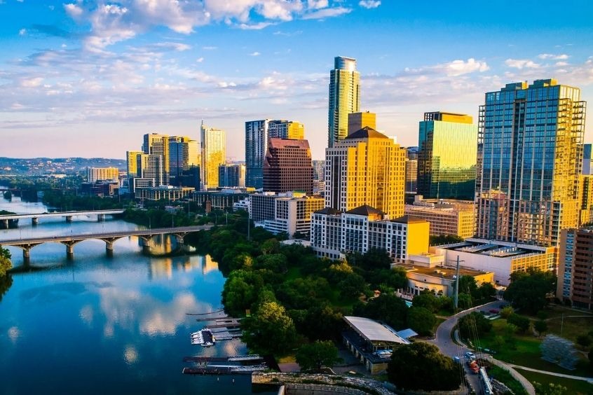 Vé máy bay đi Austin - Ngắm hoàng hôn bên sông Colorado thơ mộng