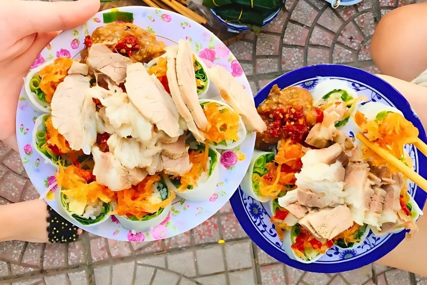 Bánh cuốn tôm chua Quy Nhơn món ăn dân dã hấp dẫn du khách