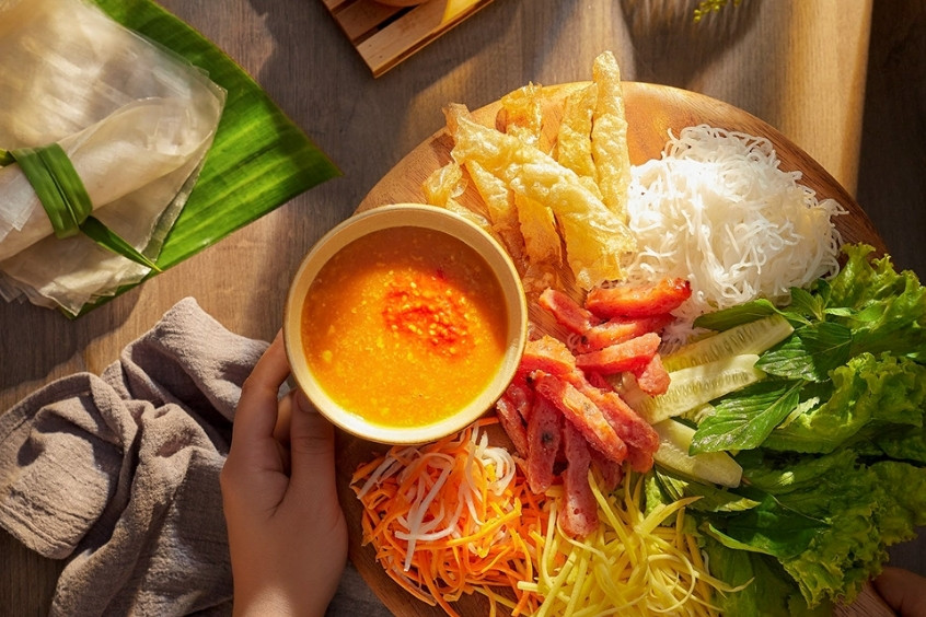 Đặc sản nem nướng Ninh Hòa nổi tiếng tại Nha Trang